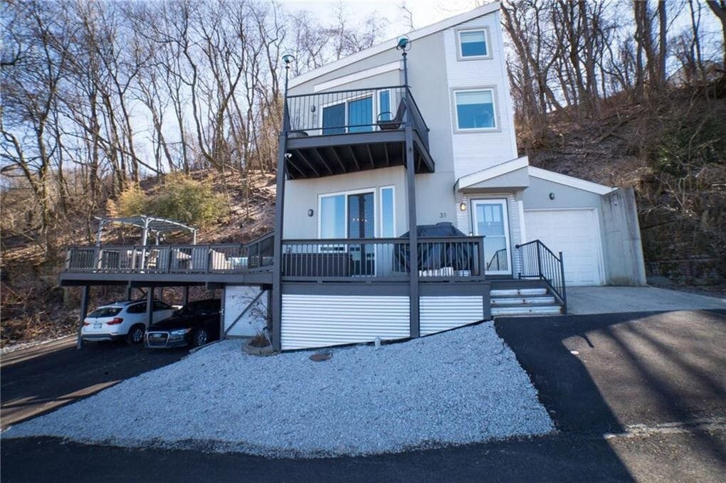 Amazing New Construction Right in the Southside Slopes! - Amazing New Construction Right in the Southside Slopes!