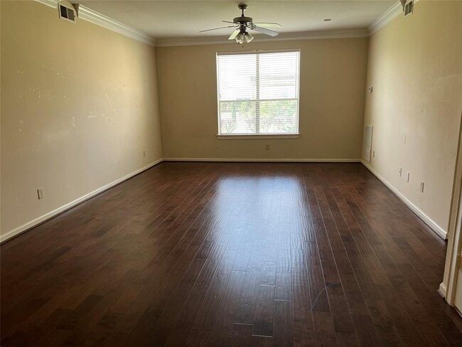 Building Photo - 6611 W Sam Houston Pkwy S