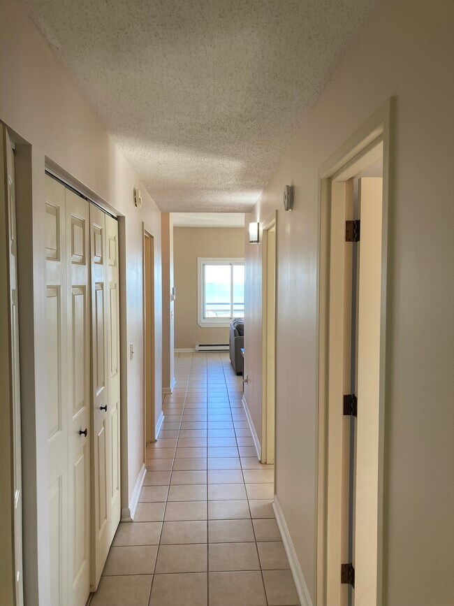 Pasillo principal - 1 Cleaves St