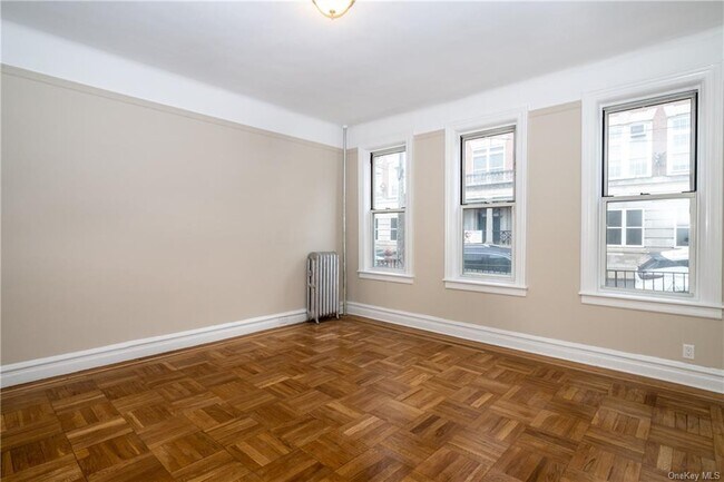 Building Photo - 4547 Carpenter Ave