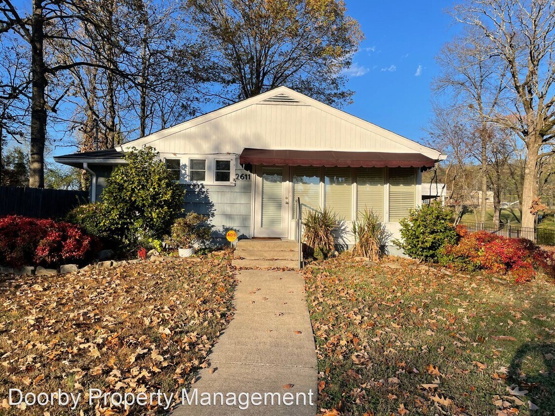 Primary Photo - 3 br, 1.5 bath House - 2611 E 4th St.
