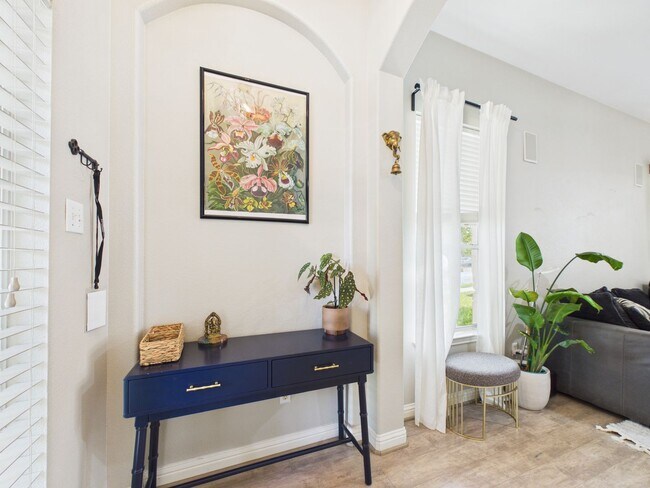 Building Photo - Charming Single-Story Retreat with Designer Finishes in South Austin