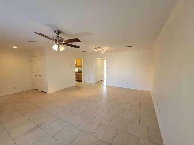 Building Photo - 9805 Sterling Loop
