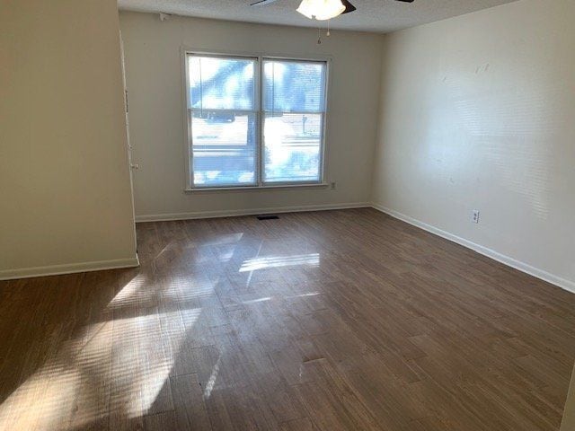 Building Photo - 301 Shiloh Dr