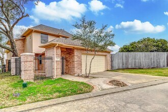 Building Photo - 14527 Clipper Cir Dr