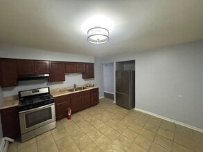 Building Photo - 339 Yates Ave