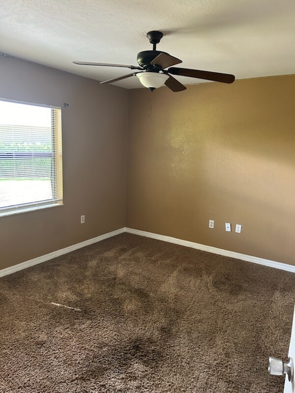 Building Photo - LOVELY 3BED, 2 BATH HOME