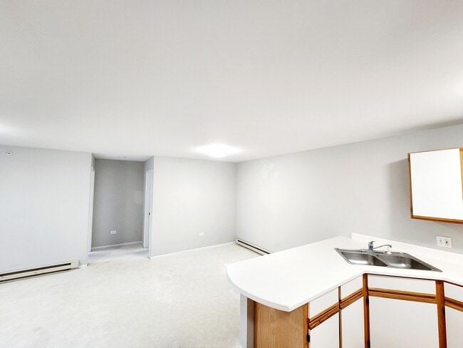 Building Photo - 1412 W Clear Water Cir