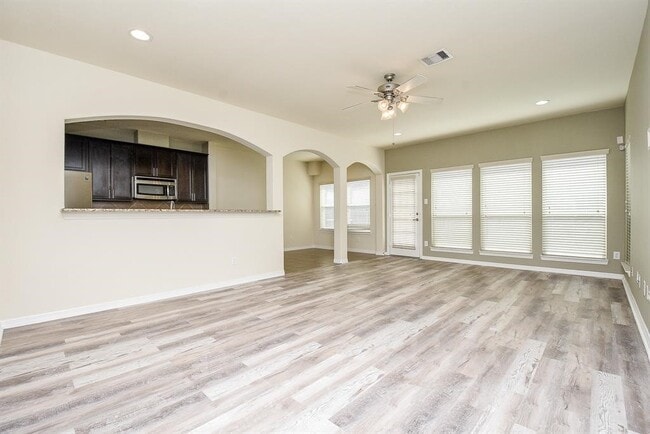Building Photo - 8908 Clovermist Dr