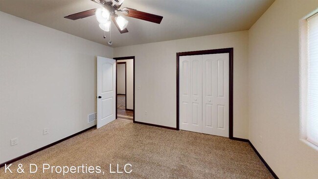 Building Photo - 3 br, 2 bath House - 563 Westwind Rd.