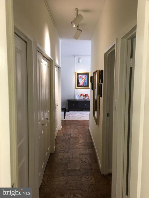 Building Photo - 10500 ROCKVILLE PIK