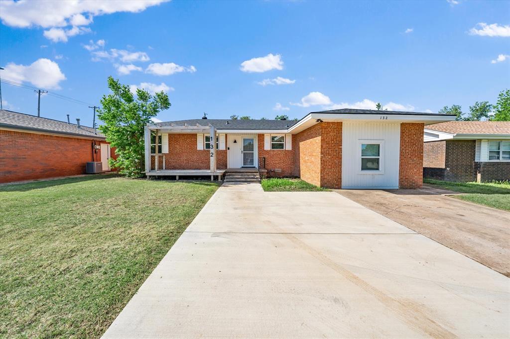 Foto principal - 132 Elwood Dr