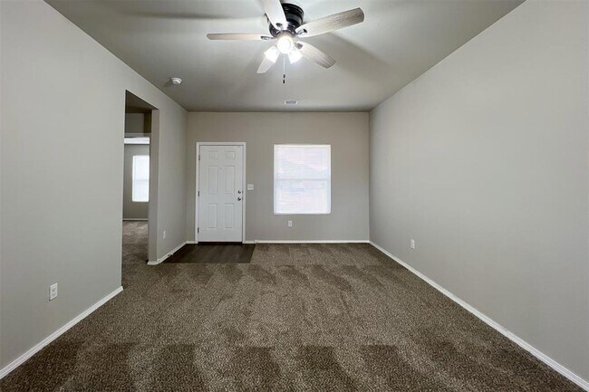 Foto del edificio - 4301 Driftwood Dr