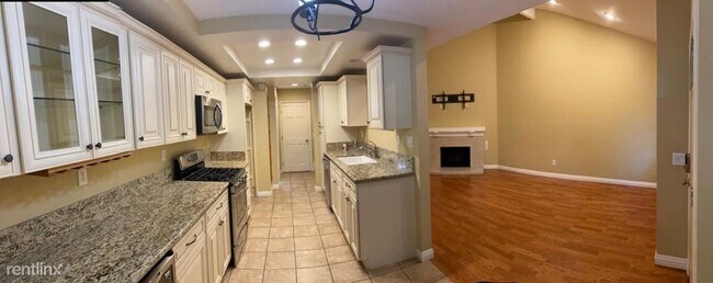 Foto del edificio - 2 br, 1.5 bath Condo - 2314 South Cutty Wa...