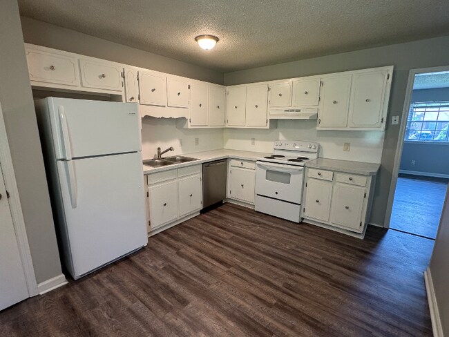 Foto del edificio - 4706 Metro Park Ln
