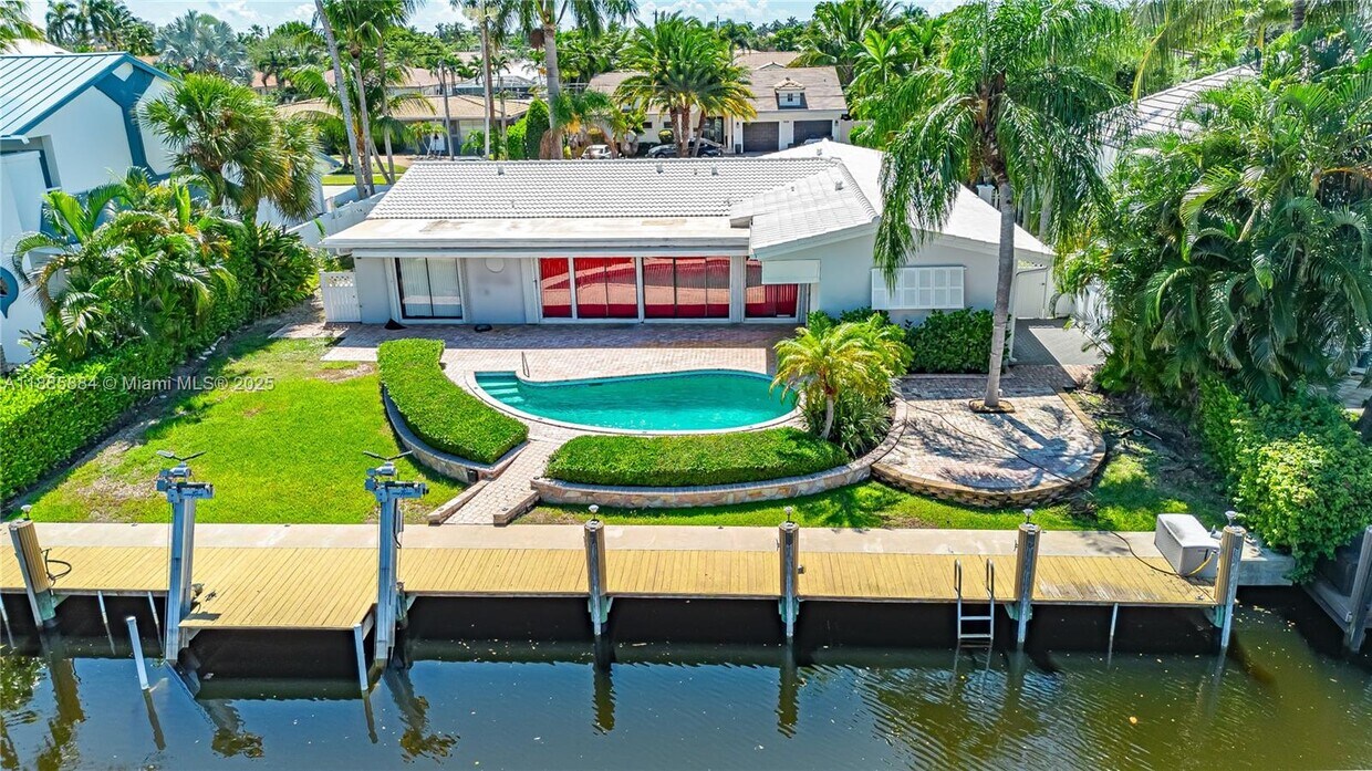 Foto principal - 2531 NE 47th St