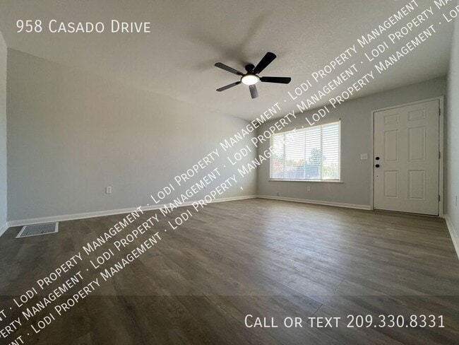 Foto del edificio - 958 Casado Dr