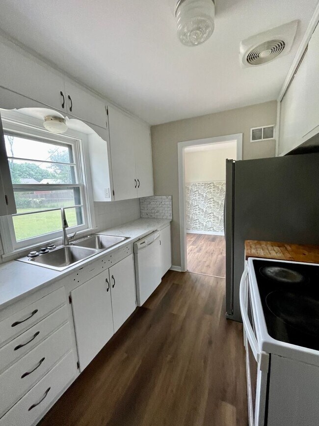 Foto del edificio - Family Friendly Home in Oakwood Estates