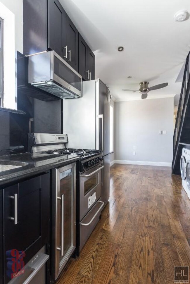 Foto del edificio - E 105TH ST.