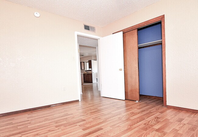 Foto del edificio - Eastside 3 Bedroom 2 Bath