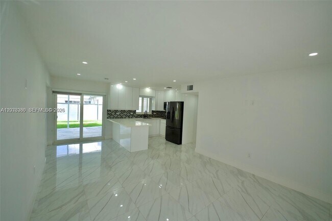 Foto del edificio - 10381 SW 32nd St