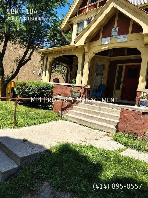 Primary Photo - 2460 W Kilbourn Ave