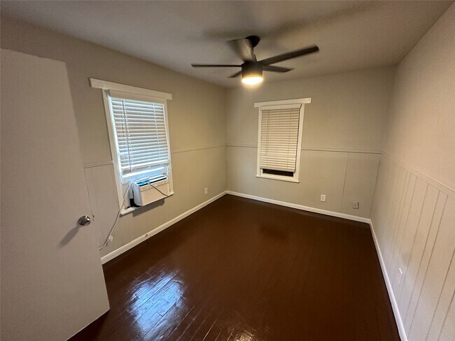 Foto del edificio - 2721 Napoleon St