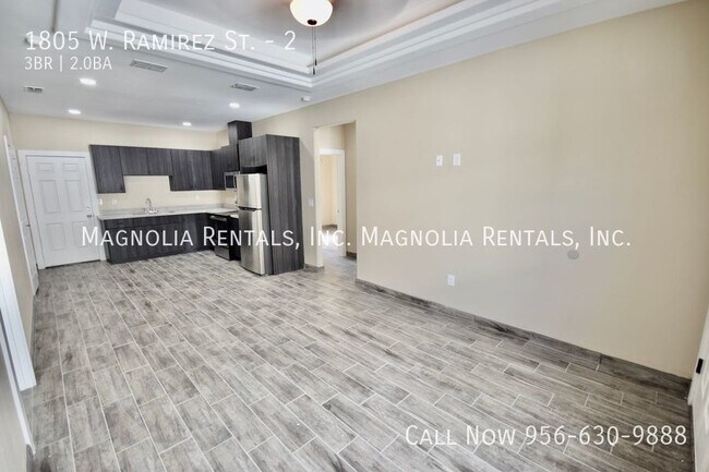 Building Photo - Spacious Apartment in a Great Location For...
