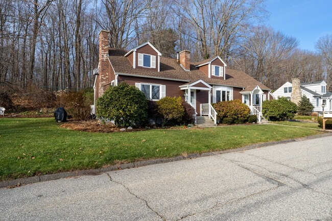 Building Photo - 10 Woodland Ter 1