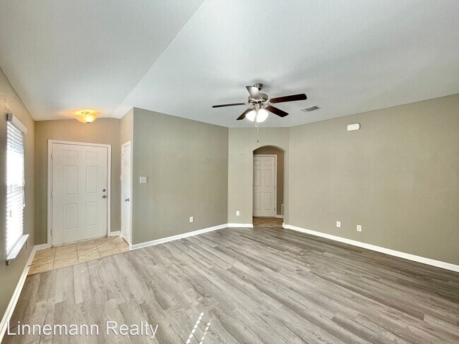 Building Photo - 3 br, 2 bath House - 9600 Raeburn Court