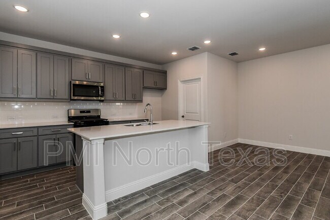 Foto del edificio - 721 Portina Dr