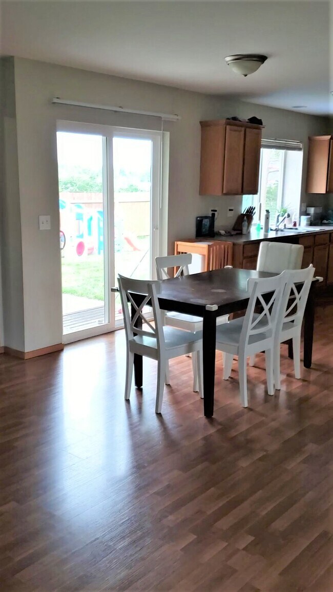 Foto del edificio - 6479 Trigg Woods Ln