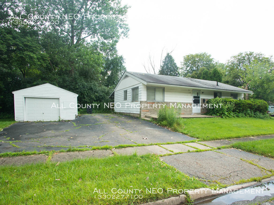 Foto principal - 3 Bedroom Ranch in Akron! Coming soon!