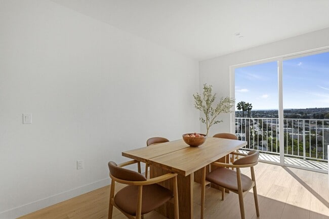 Interior Photo - 3844 W 27th St