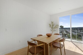 Interior Photo - 3844 W 27th St