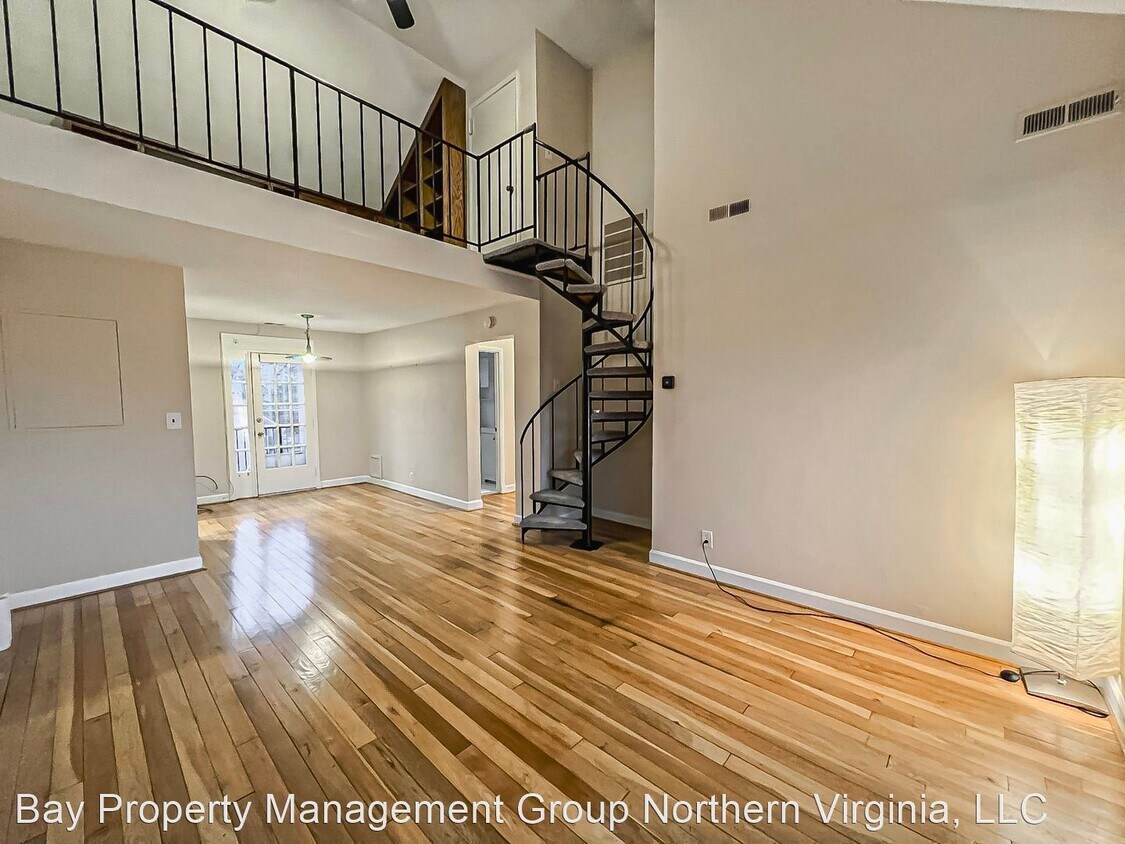 2 br, 1 bath House 2918 Buchanan St. S U... House Rental in