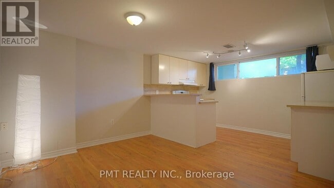 Building Photo - 37 Brookfield St