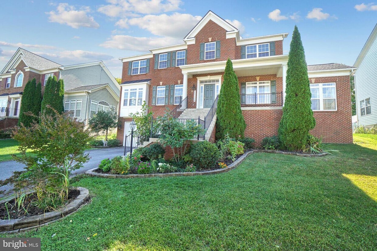 Primary Photo - 23130 Timber Creek Ln