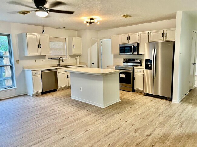 Building Photo - 8906 Mattison Dr
