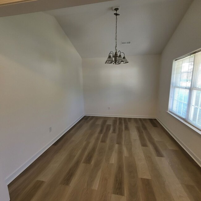 Building Photo - Wonderful 3 bedroom 2 bathroom home in Chesterbrook