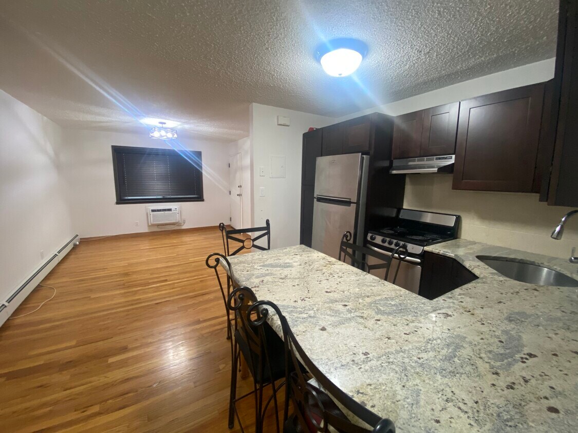 74 69th St Unit 9B, Guttenberg, NJ 07093 Condo for Rent in Guttenberg, NJ