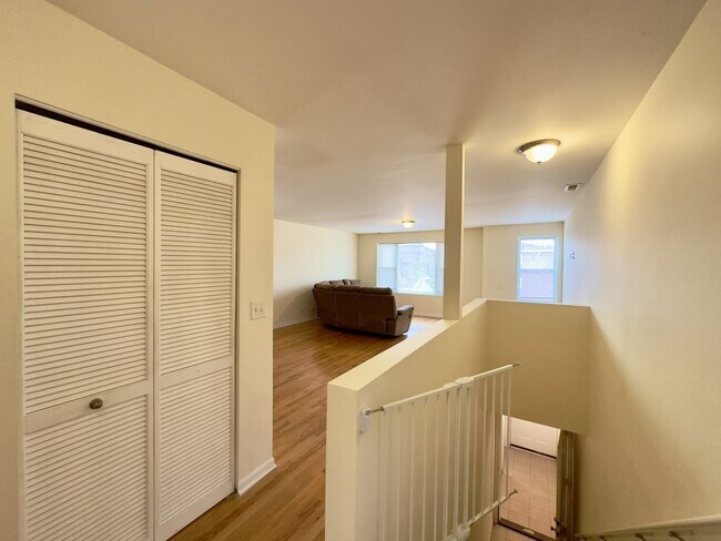 Building Photo - 2856 W 38th St