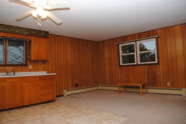 Building Photo - 270 Forest Ave