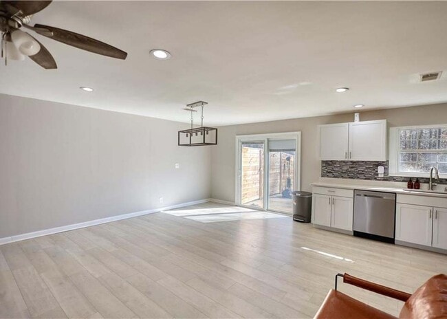 Foto del edificio - 115 Hollybrook Rd