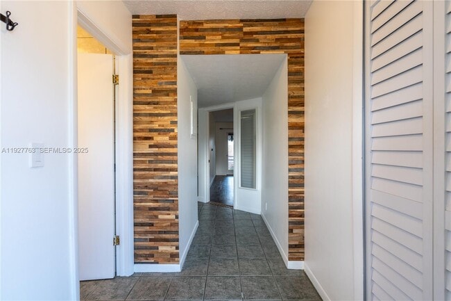 Foto del edificio - 8002 Lagos De Campo Blvd