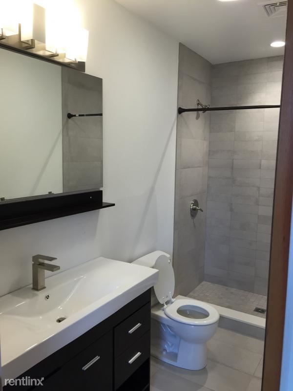 Foto del edificio - 2 br, 1 bath  - 614 Columbia Rd