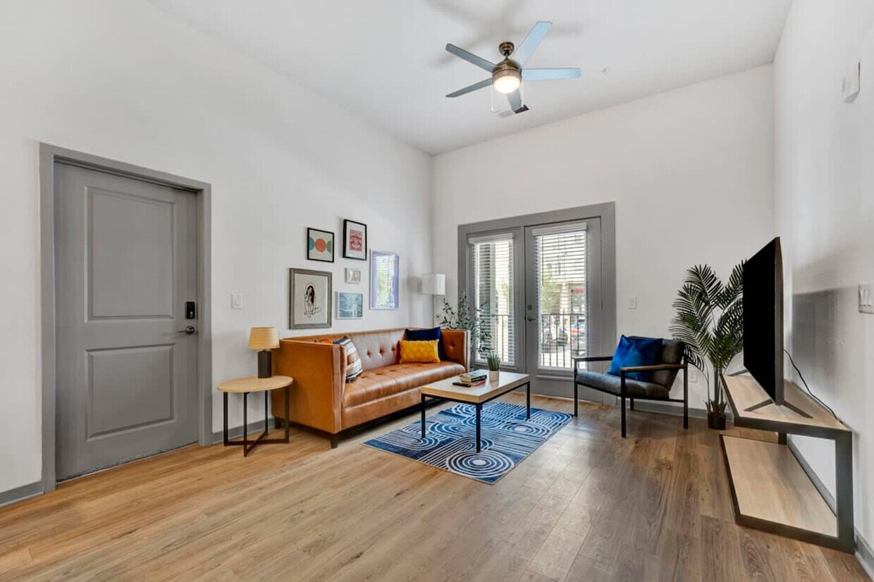 Foto principal - 894 Tiger Blvd
