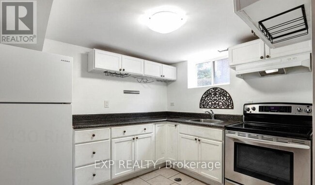 Building Photo - 430 Ridgeway Ave