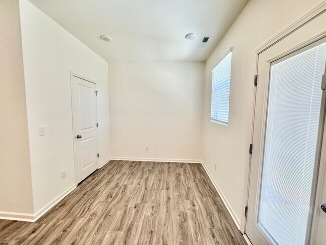 Foto del edificio - 3 br 2.5 townhome minutes from I-85