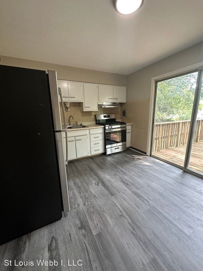 Building Photo - 3 br, 1 bath House - 252 Becker Dr